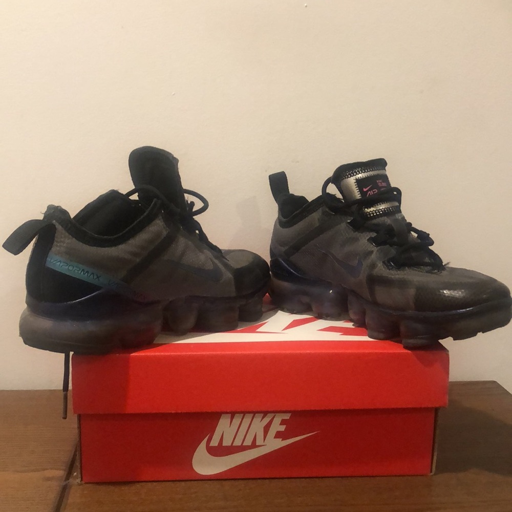 Shoe - Picture 2 of 2